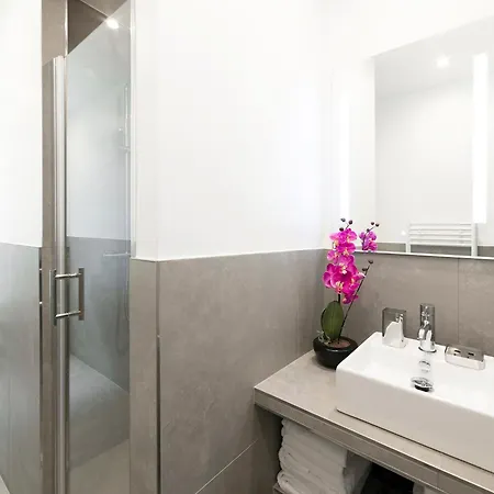 Livinparis - Luxury 3 Bedrooms Le Louvre Ii Párizs